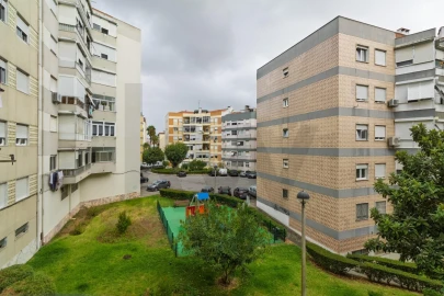 Apartamento T2 para Arrendamento em Póvoa de Santo Adrião e Olival Basto