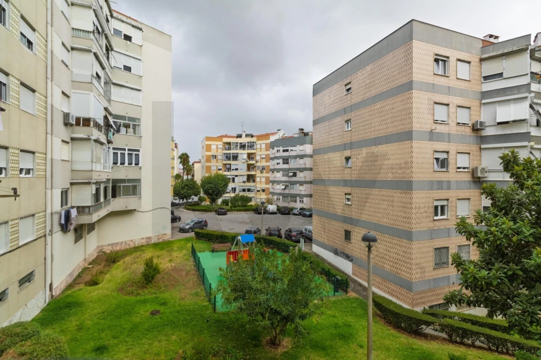 Apartamento T2 para Arrendamento em Póvoa de Santo Adrião e Olival Basto Foto 14