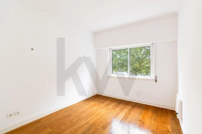 Apartamento T3 para Arrendamento em Lumiar