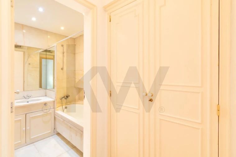 Apartamento T3 para Arrendamento em Lumiar Foto 7
