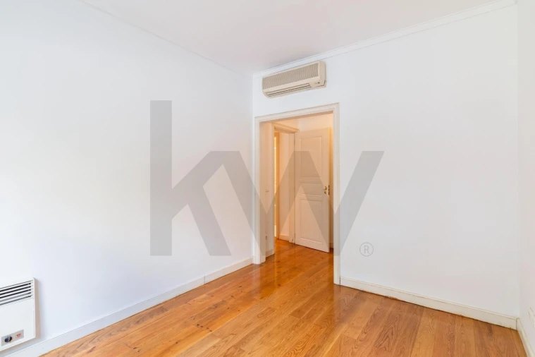 Apartamento T3 para Arrendamento em Lumiar Foto 6