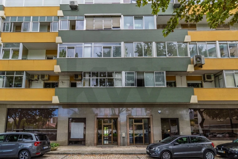 Apartamento T3 para Arrendamento em Lumiar Foto 17
