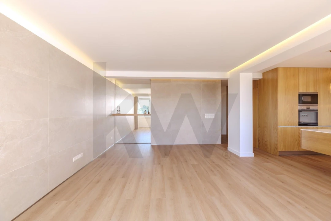 Apartamento T3 para Venda em Alvalade Foto 2