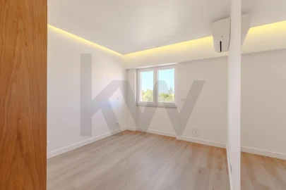 Apartamento T3 para Venda em Alvalade