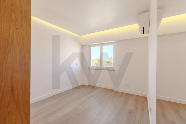 Apartamento T3 para Venda em Alvalade Foto 24