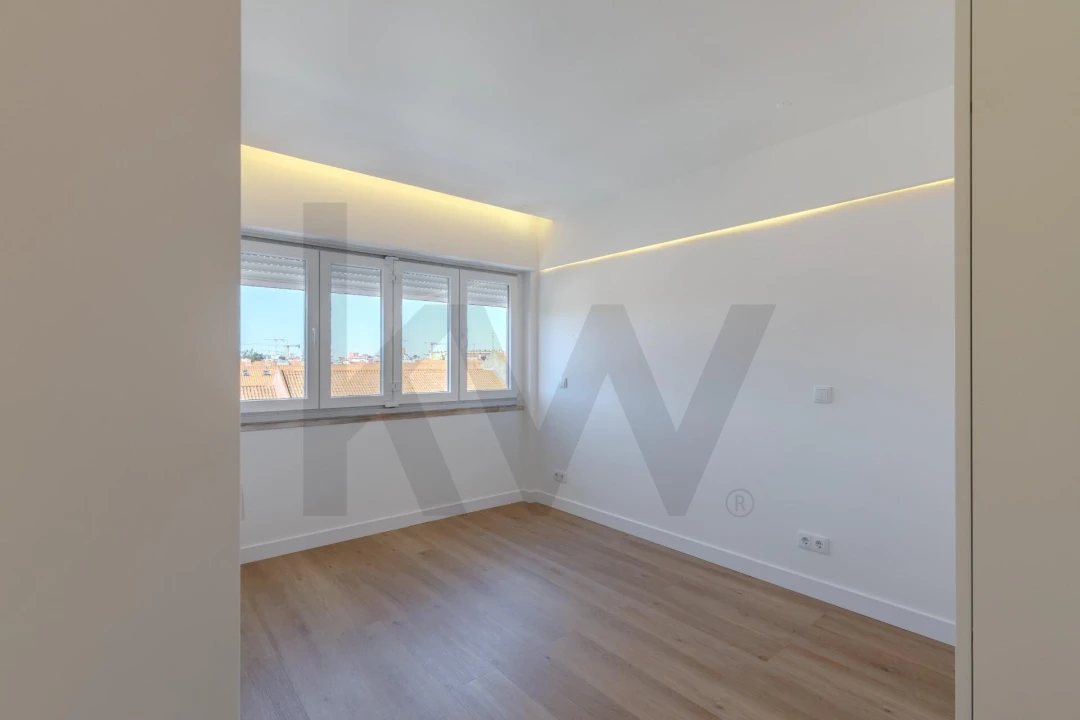 Apartamento T3 para Venda em Alvalade Foto 14