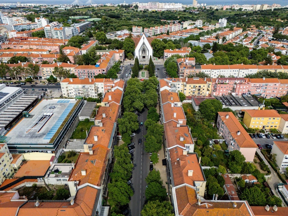 Apartamento T3 para Venda em Alvalade Foto 38
