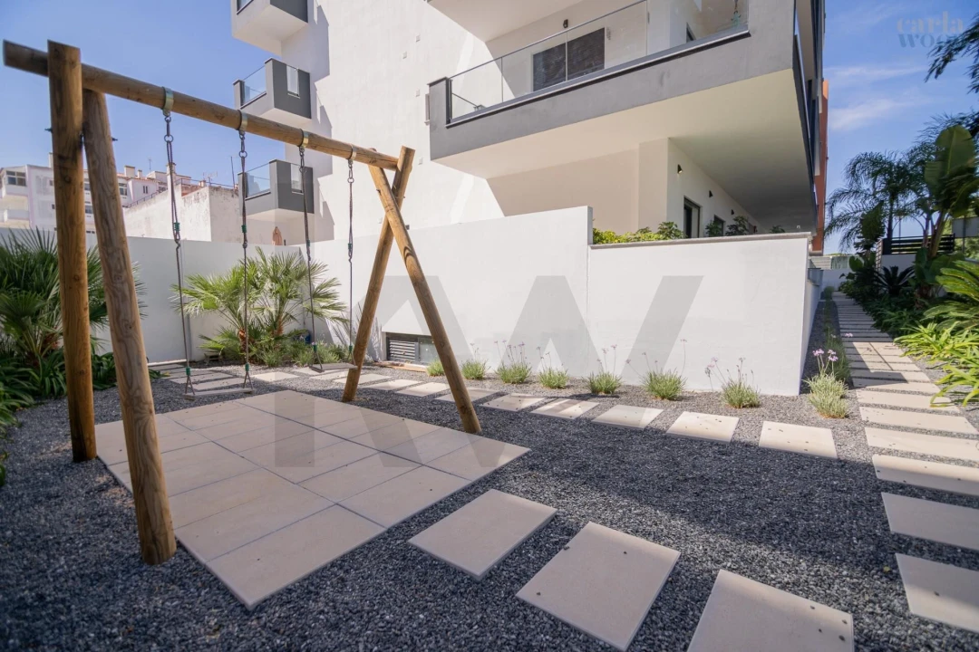 Apartamento T2 para Venda em Portimão Foto 46
