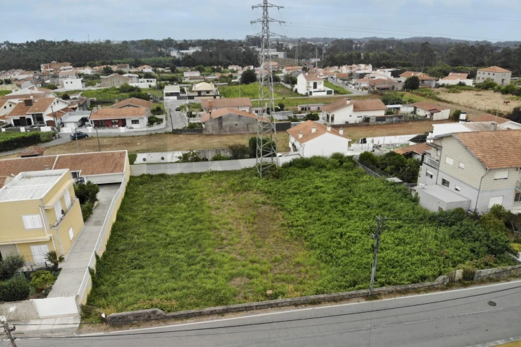 Terreno para Venda em Nogueira da Regedoura Foto 2