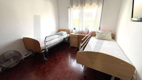 Moradia T5 para Arrendamento em Oeiras e São Julião da Barra, Paço de Arcos e Caxias