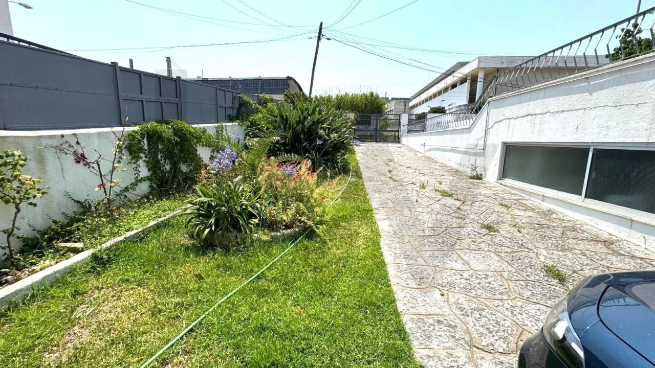 Moradia T5 para Arrendamento em Oeiras e São Julião da Barra, Paço de Arcos e Caxias Foto 16