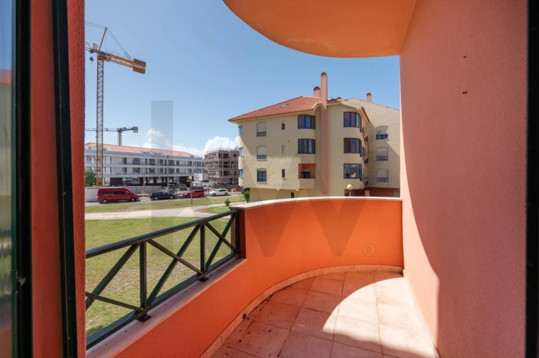 Apartamento T2 para Venda em Atouguia da Baleia Foto 28