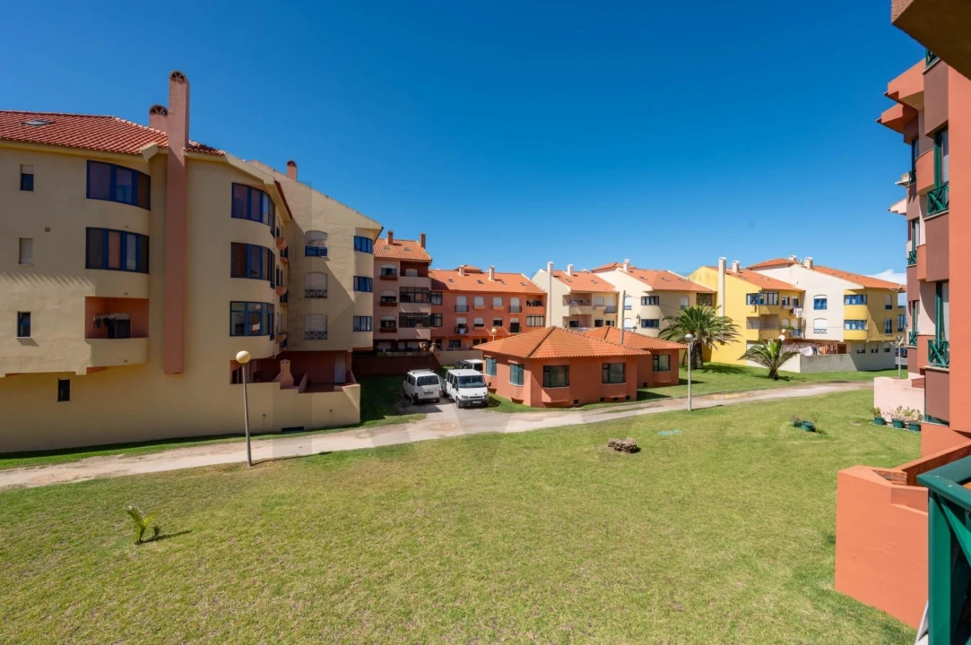 Apartamento T2 para Venda em Atouguia da Baleia Foto 30