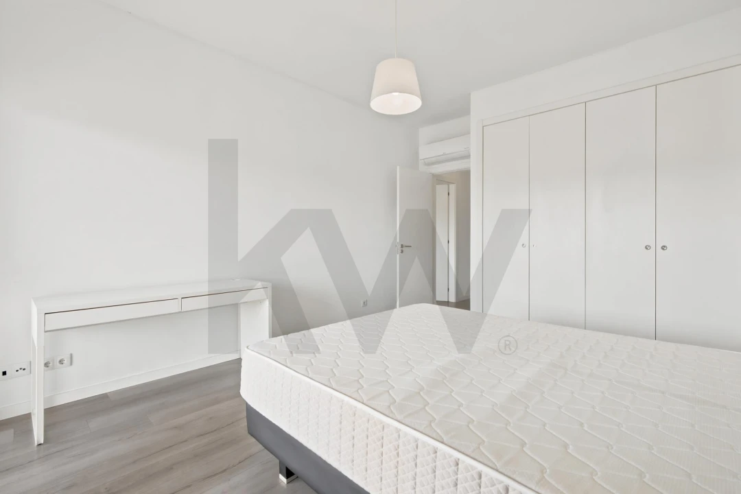 Apartamento T3 para Venda em Carnaxide e Queijas Foto 31
