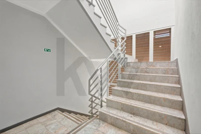 Apartamento T3 para Venda em Carnaxide e Queijas