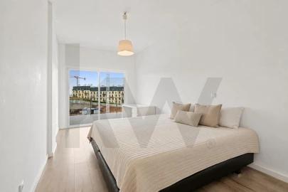 Apartamento T3 para Venda em Carnaxide e Queijas