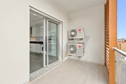 Apartamento T3 para Venda em Carnaxide e Queijas