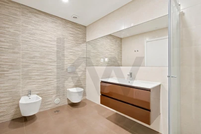 Apartamento T3 para Venda em Carnaxide e Queijas