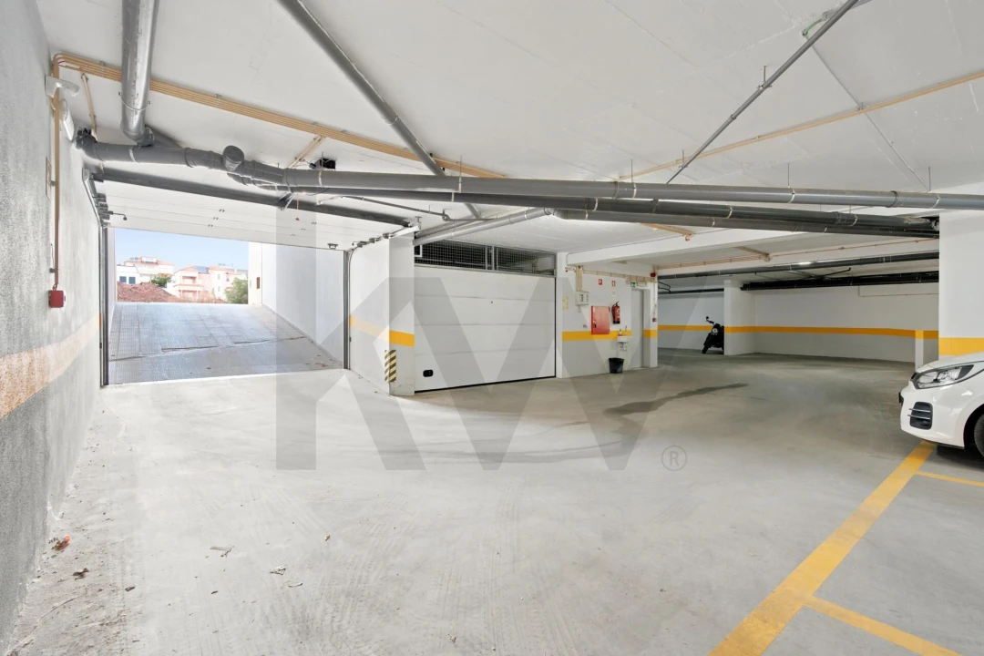 Apartamento T3 para Venda em Carnaxide e Queijas Foto 37
