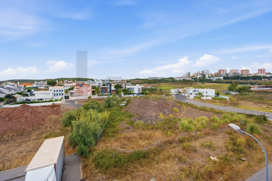 Apartamento T3 para Venda em Carnaxide e Queijas Foto 15