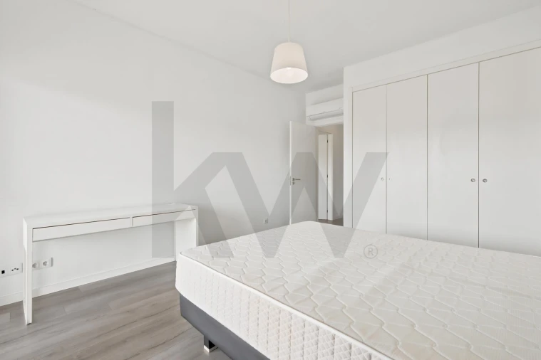 Apartamento T3 para Venda em Carnaxide e Queijas Foto 31
