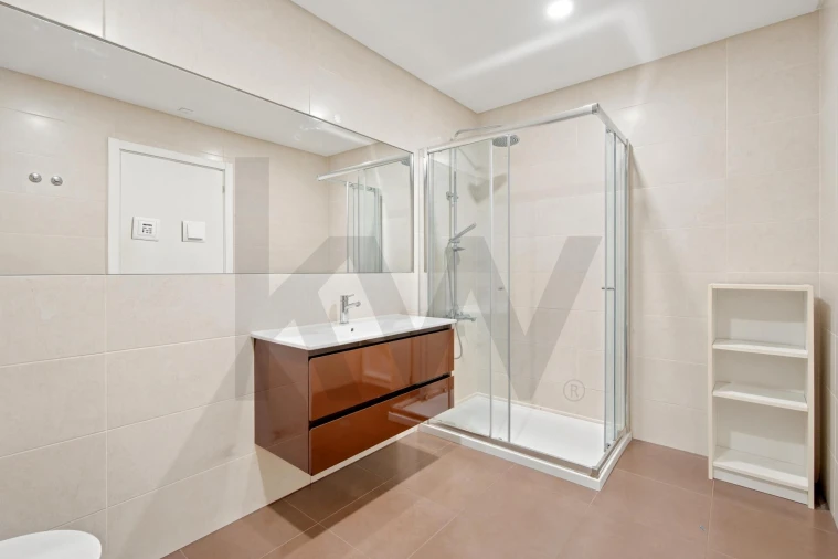 Apartamento T3 para Venda em Carnaxide e Queijas Foto 24
