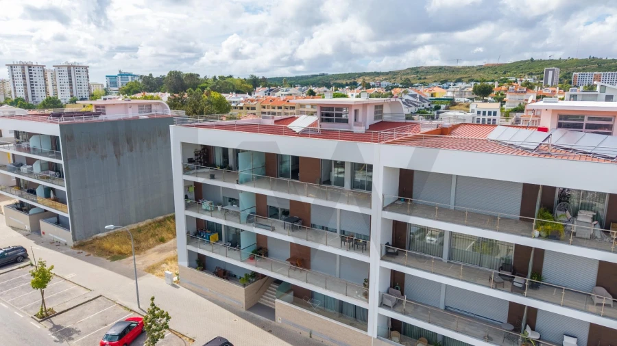 Apartamento T3 para Venda em Carnaxide e Queijas Foto 38
