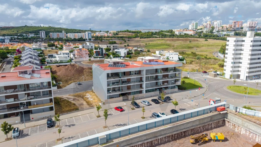 Apartamento T3 para Venda em Carnaxide e Queijas Foto 40