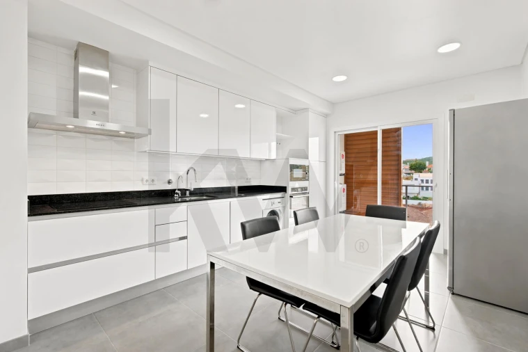 Apartamento T3 para Venda em Carnaxide e Queijas Foto 10