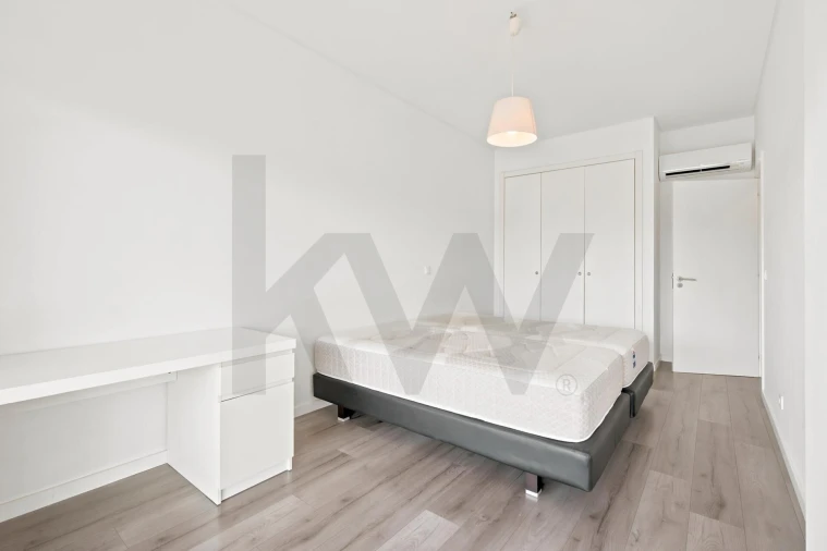 Apartamento T3 para Venda em Carnaxide e Queijas Foto 29