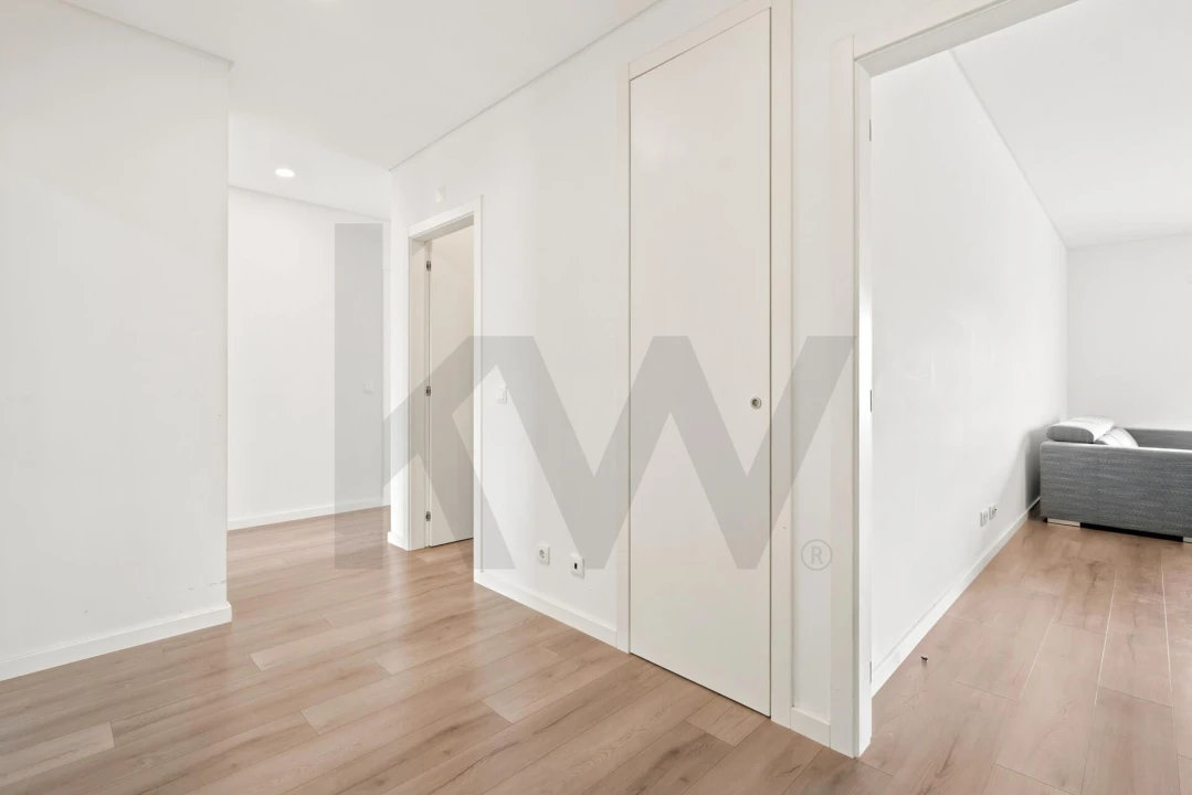 Apartamento T3 para Venda em Carnaxide e Queijas Foto 17