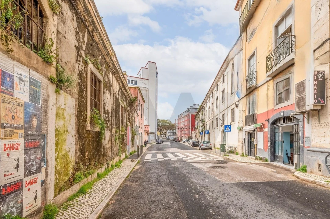 Loja para Arrendamento em Beato Foto 1