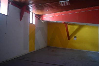 Loja para Arrendamento em Beato