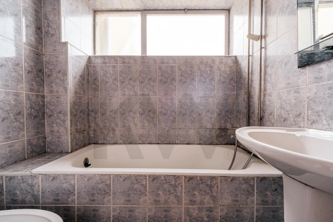 Apartamento T2 para Venda em Santo Antonio dos Olivais Foto 8