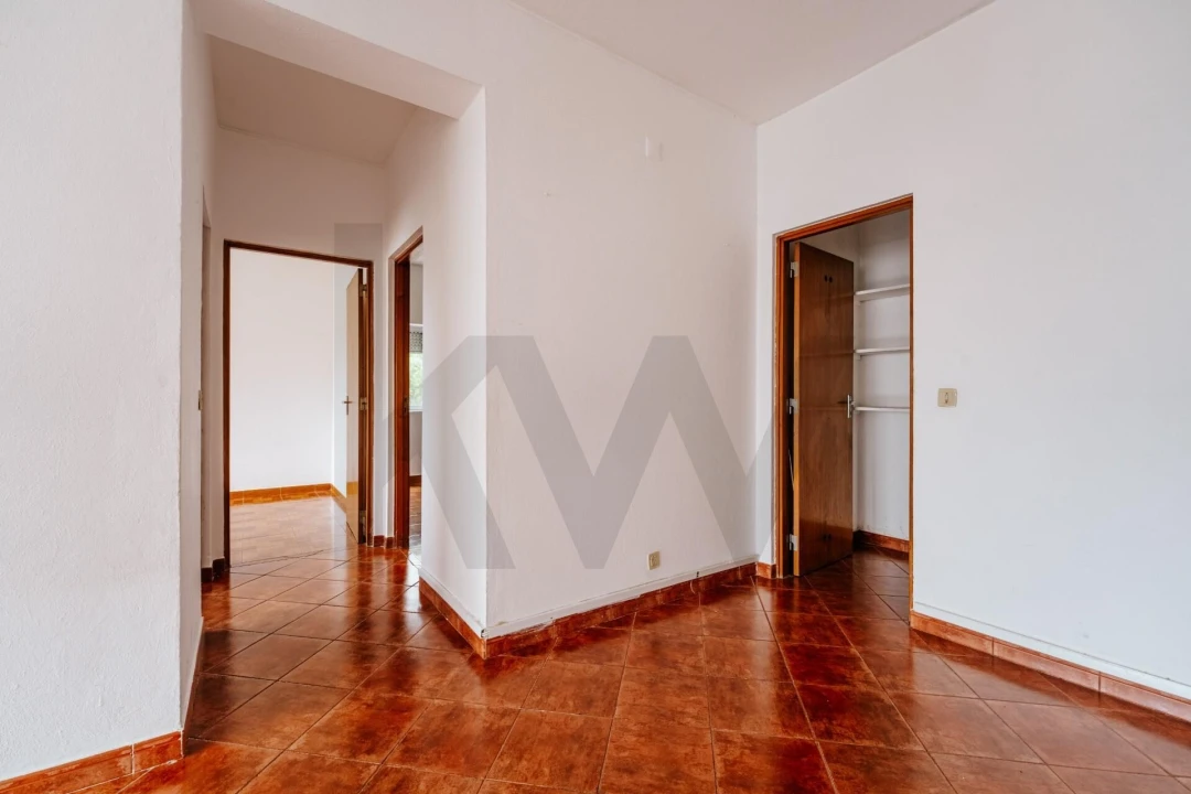 Apartamento T2 para Venda em Santo Antonio dos Olivais Foto 12