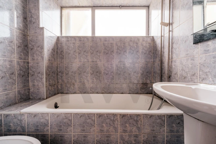 Apartamento T2 para Venda em Santo Antonio dos Olivais Foto 8