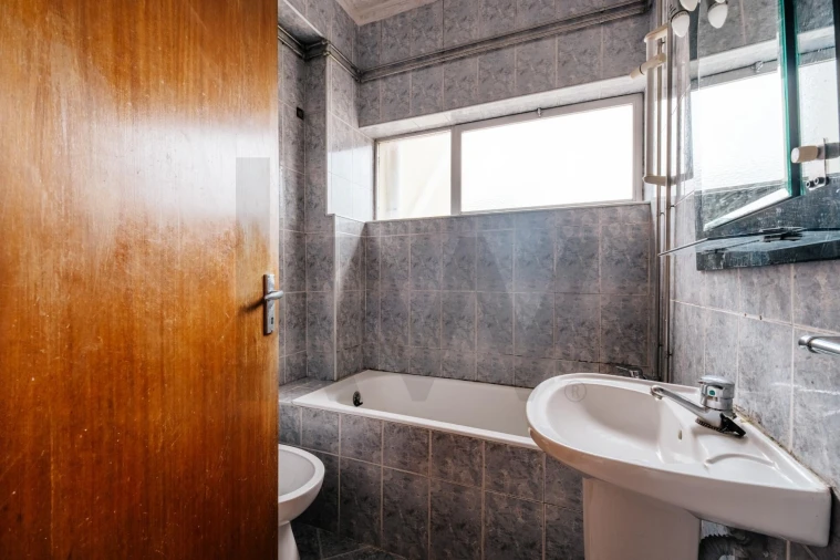 Apartamento T2 para Venda em Santo Antonio dos Olivais Foto 15