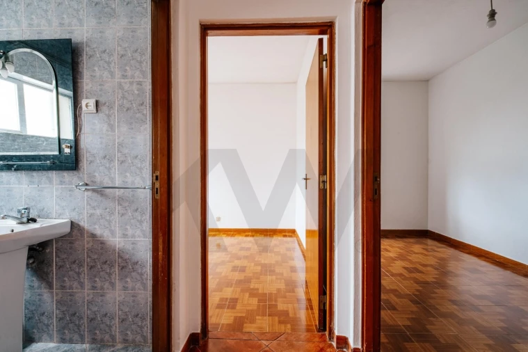 Apartamento T2 para Venda em Santo Antonio dos Olivais Foto 22
