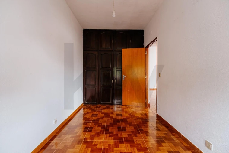 Apartamento T2 para Venda em Santo Antonio dos Olivais Foto 24