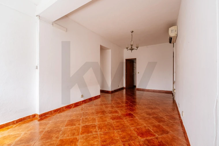 Apartamento T2 para Venda em Santo Antonio dos Olivais Foto 3