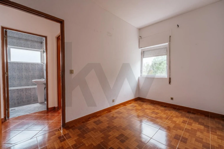 Apartamento T2 para Venda em Santo Antonio dos Olivais Foto 31