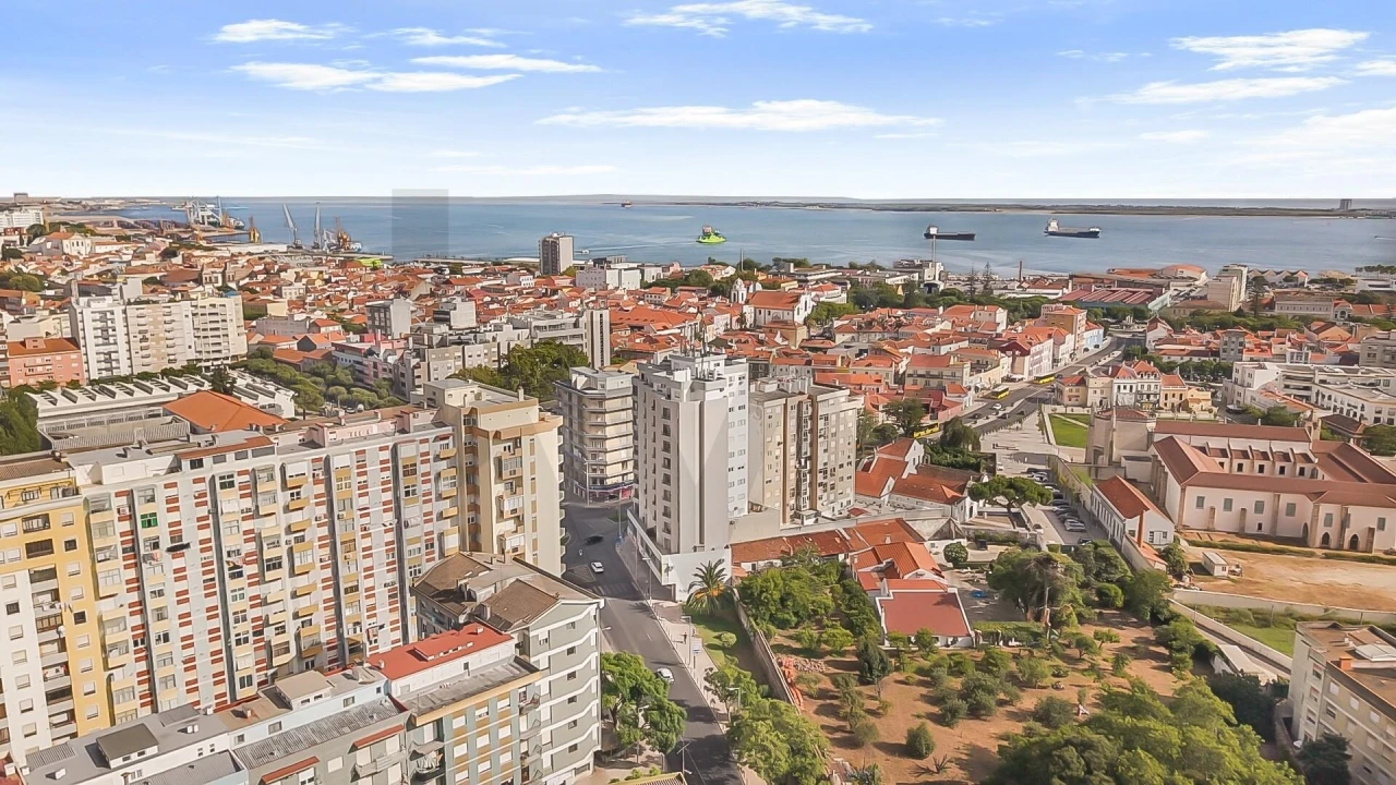 Apartamento T4 para Venda em União das Freguesias de Setúbal Foto 3