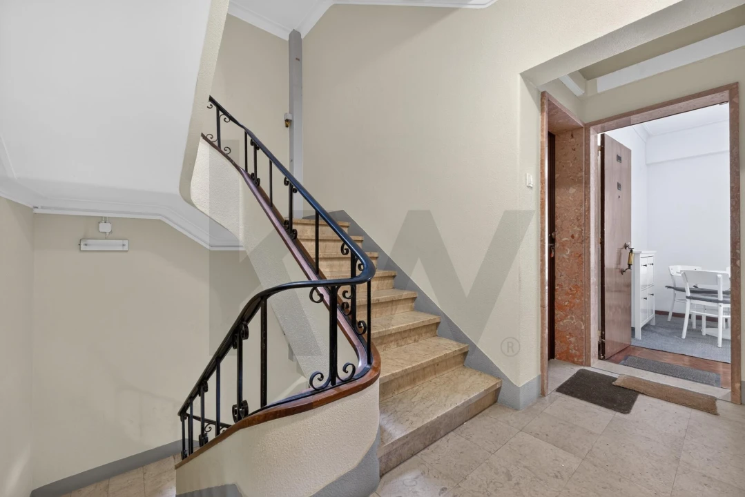 Apartamento T1 para Arrendamento em Santo António Foto 4