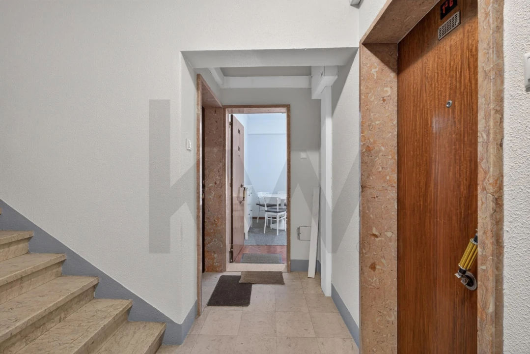 Apartamento T1 para Arrendamento em Santo António Foto 5