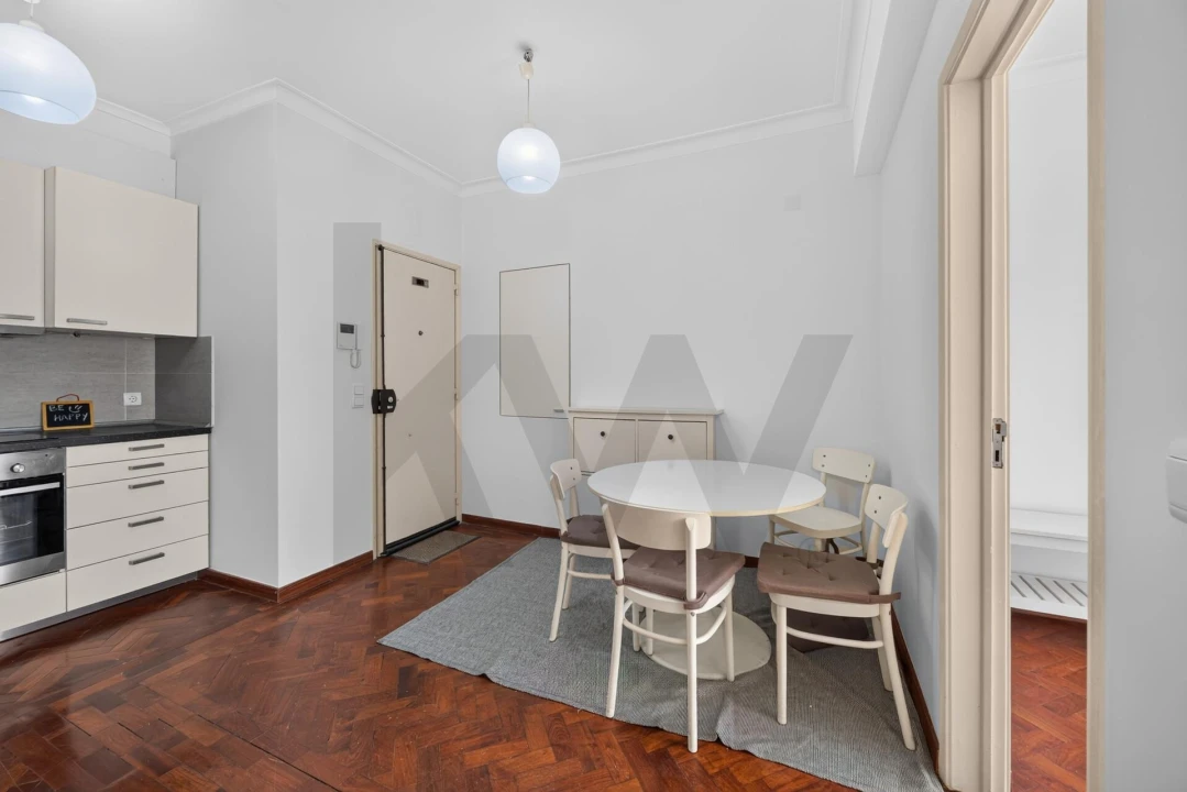 Apartamento T1 para Arrendamento em Santo António Foto 7