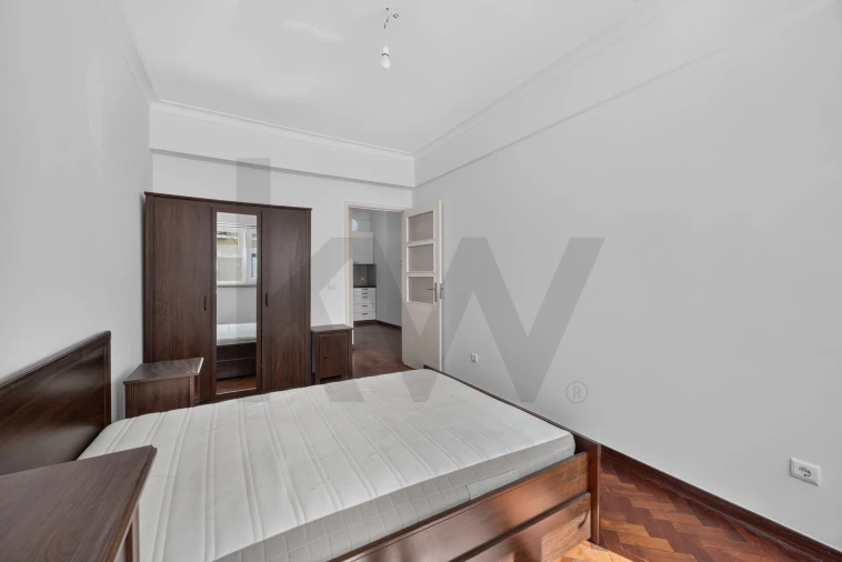 Apartamento T1 para Arrendamento em Santo António Foto 13