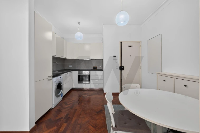 Apartamento T1 para Arrendamento em Santo António Foto 8