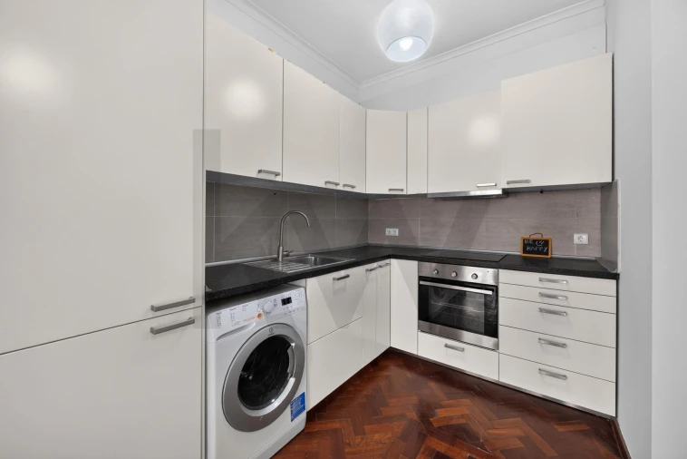 Apartamento T1 para Arrendamento em Santo António Foto 9