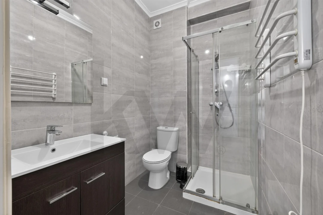 Apartamento T1 para Arrendamento em Santo António Foto 21