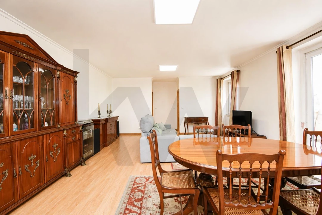 Apartamento T4 para Venda em Arroios Foto 21